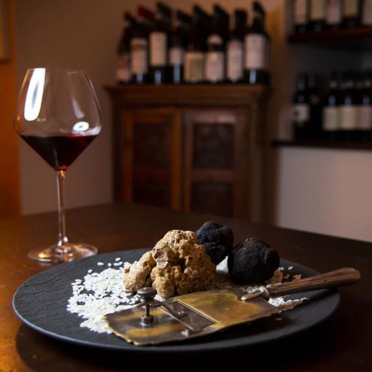 Nobile di Montepulciano tasting during a Montepulciano wine and truffle weekend"